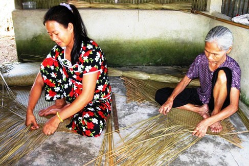 Đang đệm bàng